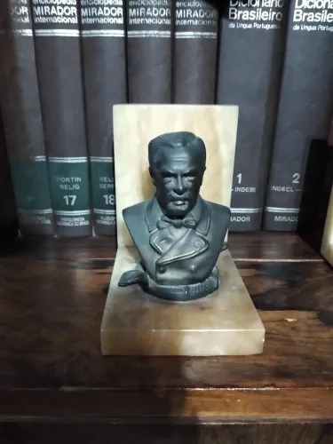 2 aparadores de livros antigos