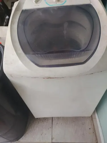 Vende-se um máquina de lavar com defeito