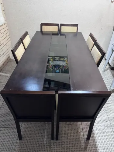 Mesa madeira com 8 cadeiras