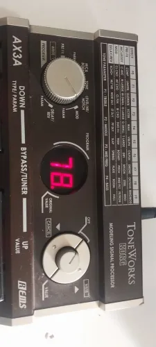 Pedaleira Tone Works AX3A
