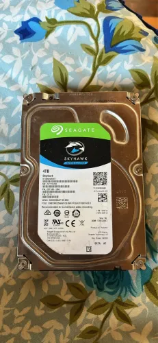 HD skyhawk ST4000VX007 4TB