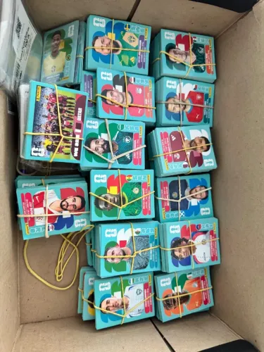 Lote 4000 figurinhas da copa 2026