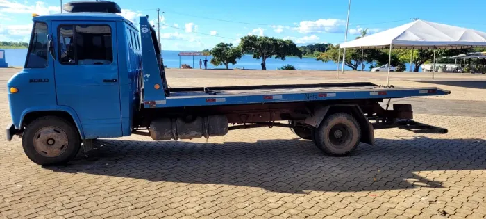 Caminhão 608 guincho em Ótimo estado de conservação