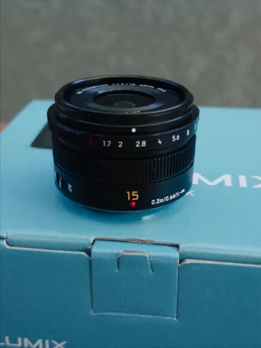 Lente Panasonic Leica DG Summilux 15mm f/1.7 ASPH (Micro Quatro Terços)