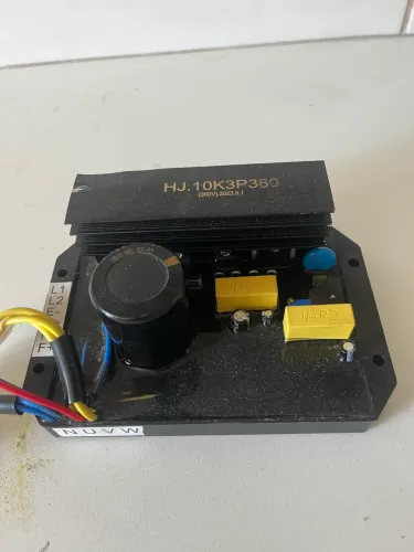 Regulador automático de tensão defeito