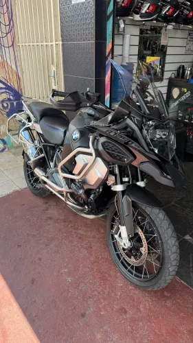 BMW 1250 triple black