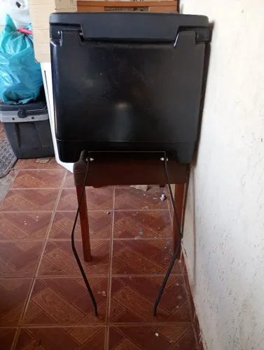 Vendo baú com suporte CHAPAM  mais capacete 
