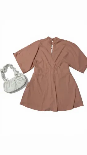 Vestido short saia