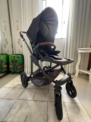 Carrinho de bebê COMO4 ABC DESING.