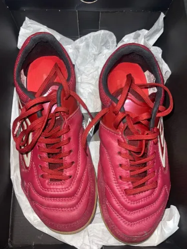 CHUTEIRA FUTSAL UMBRO ADAMANT MASTER CLASS PRO BUMP