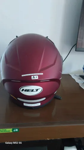 Helt número 64 praticamente novo 