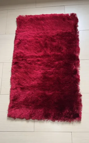 tapete silk de cor vermelha, peludo em tamanho de 60x100
