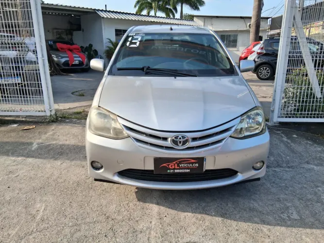 Toyota Etios XS 1.3 Flex 16V 5P Mec. 2013