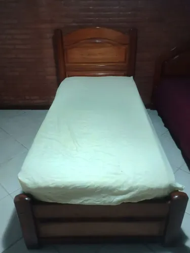 Cama de solteiro madeira maciça