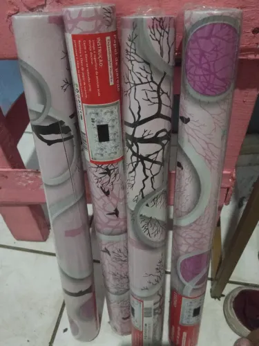 Papel de parede e adesivo