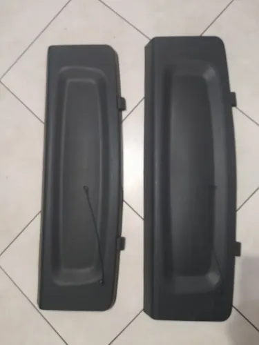 Bagagito ( tampão traseiro) Fiat Mobi (original)
