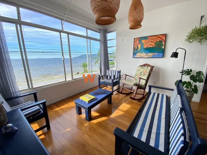 Casa à venda na Lagoa da Conceição, Florianópolis SC