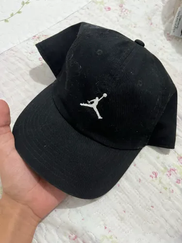 Boné Jordan Preto