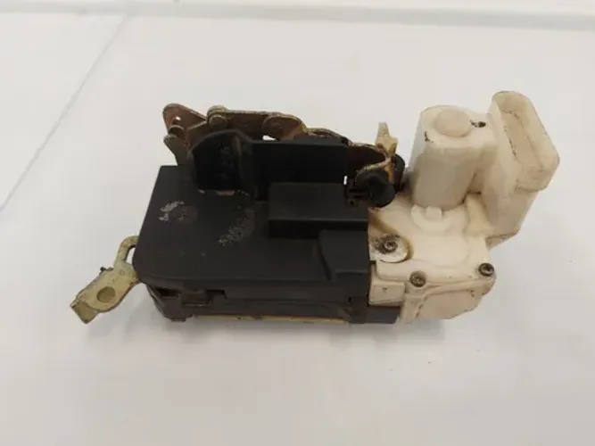Fechadura Porta Traseiro Direito Palio 97 2pts