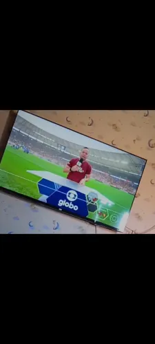 Televisão  de 50 polegadas / semi nova 