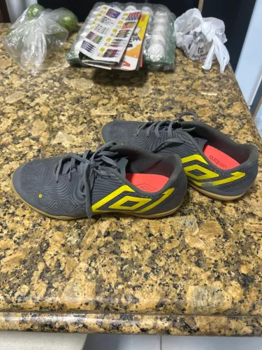 Chuteira futsal umbro orbit