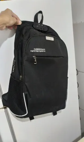 MOCHILA COM TRAVA DE SENHA
