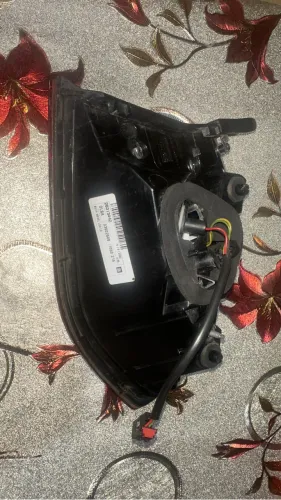 FAROL TRASEIRO LADO DIREITO TRACKER