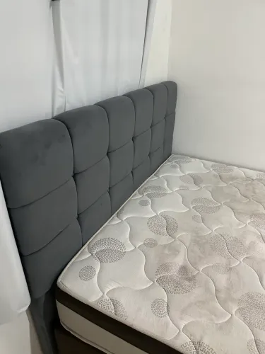 Cama queen e cabeceira 