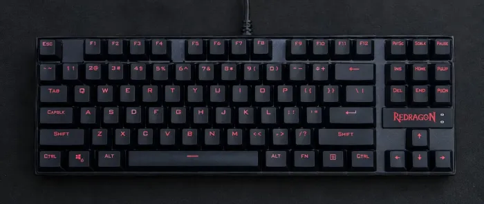 Teclado Mecânico Gamer Redragon Kumara - Preto e Vermelho