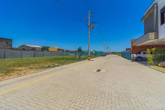 vende Terreno em condomínio fechado em Canoas. REF: G4234