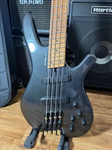 Baixo Strinberg Headless Onix Black - 4 Cordas - O Futuro do Baixo no Seu Setup