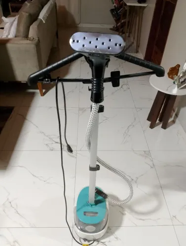 Vendo Passadeira a vapor mondial, semi nova,faço entrega e aceito cartão