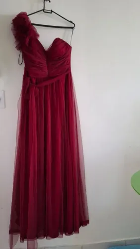 VESTIDO DE FESTA- BORDÔ