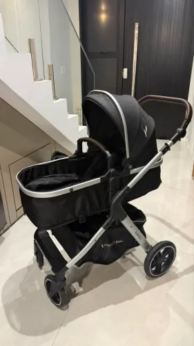 Carrinho completo de bebê impecável