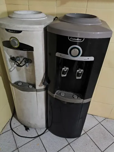 CAIXA DE SON/ BEBEDOUROS/ SUPORTE PARA ÁLCOOL EM GEL