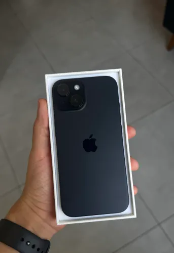 iPhone 15 256GB