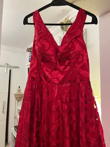 Vestido de festa vermelho usado uma única vez lindo
