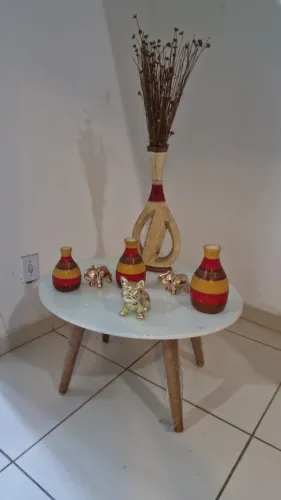 MESA REDONDA BRANCA + VASOS DECORAÇÃO
