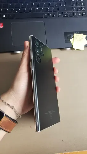 Galaxy S22 Ultra Preto - Perfeito Funcionamento (Tela Trincada)
