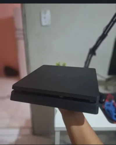 Ps4 slim de 1 TB tá sem o controle