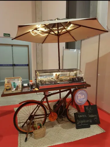 Food Bike Completa com Sombreiro e bancada - Ideal para feiras e eventos