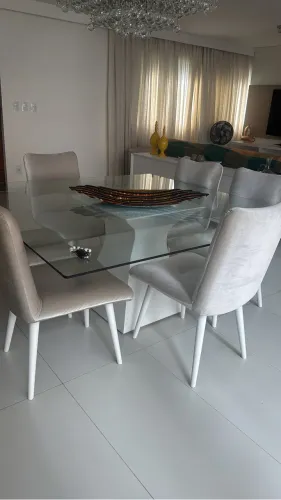 Mesa de vidro com 6 cadeiras