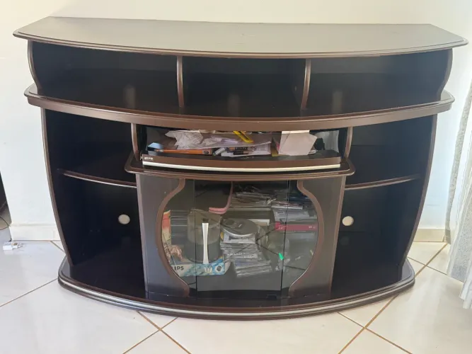 Rack / Aparador para TV - Espaçoso e Elegante