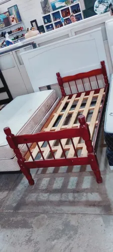 Cama Solteiro de Madeira
