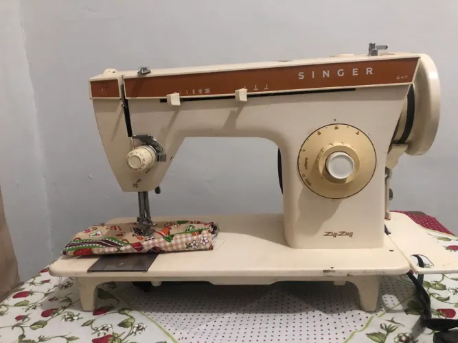 Maquina Singer de Costura
