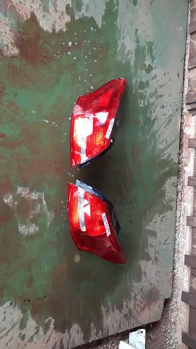 Par lanterna focus sedan 
