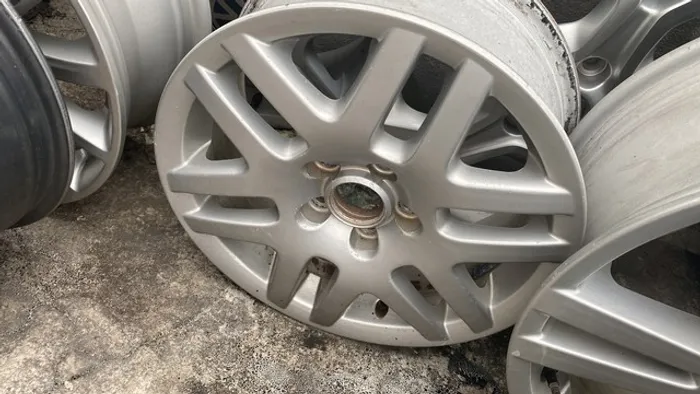 Roda VW Polo aro 15 original unidade valor mínimo
