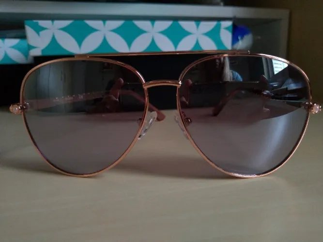 Óculos de sol Guess