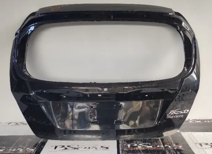 Tampa traseira new fiesta hatch 2014/2015