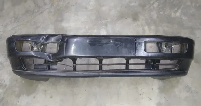 Para-choque dianteiro VW Passat 1993-1996 para recuperação